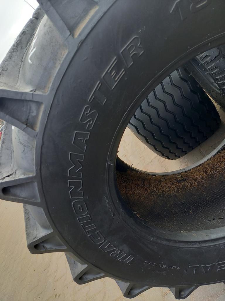 Opona używana przemysłowa 18-22,5 SOLIDEAL TRACTION MASTER 1000zł W4778 - obrazek 11
