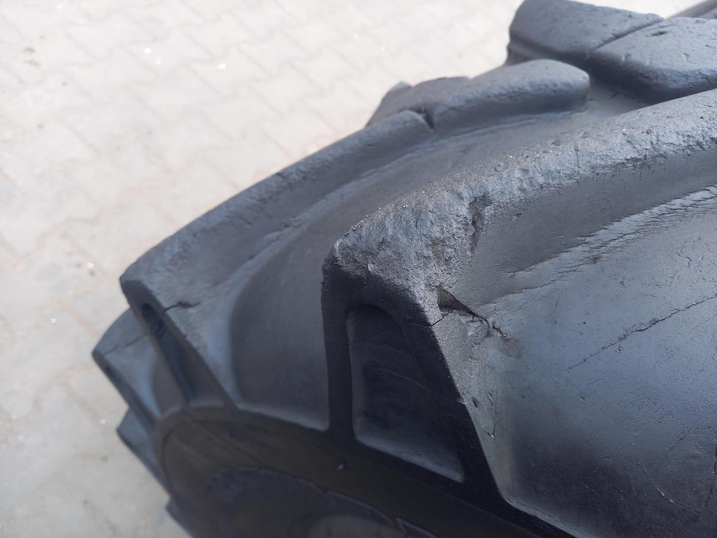 Opona używana przemysłowa 18-22,5 SOLIDEAL TRACTION MASTER 1000zł W4778 - obrazek 13