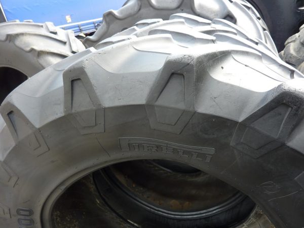 2 x Opona używana rolnicza 420/70R30 PIRELLI TM700 900zł. W2601 - obrazek 3