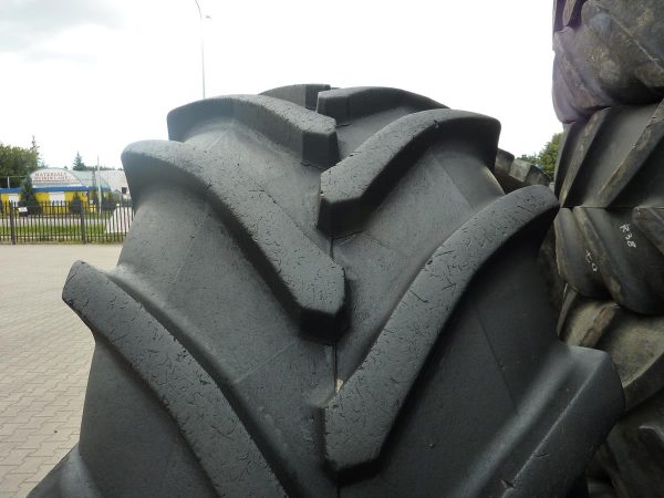 Opona używana rolnicza 800/70R32 TRELLEBORG TM3000; 4800zł. W2726 - obrazek 4