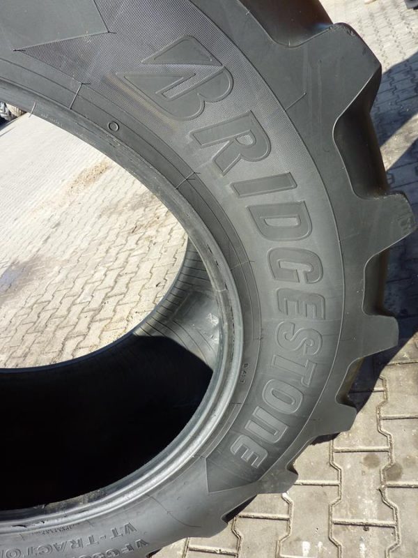 Opona używana rolnicza 650/65R42 BRIDGESTONE VT TRACTOR 2200zł W2342 - obrazek 3