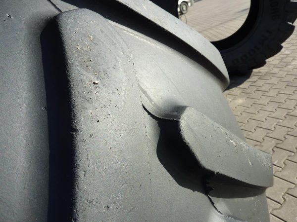 Opona używana rolnicza 650/65R42 BRIDGESTONE VT TRACTOR 2200zł W2342 - obrazek 13