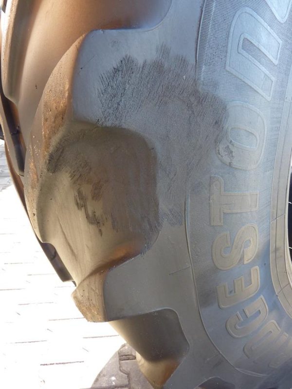 Opona używana rolnicza 650/65R42 BRIDGESTONE VT TRACTOR 2200zł W2342 - obrazek 8