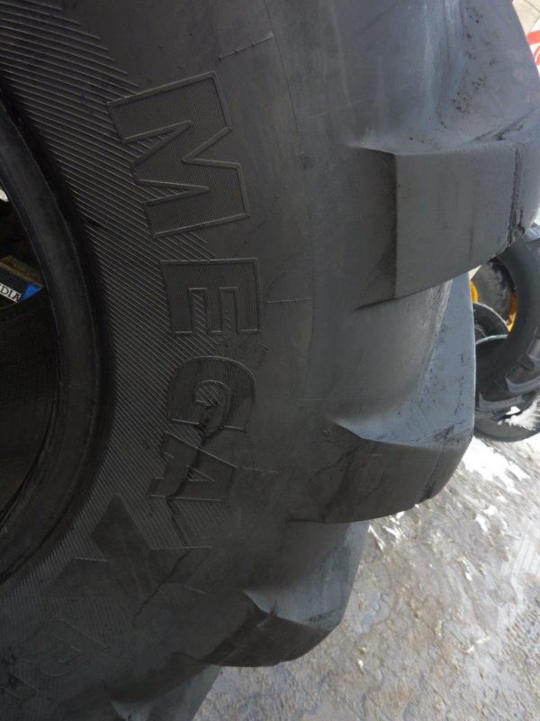 2x Opona używana rolnicza 1050/50R32 MICHELIN MEGAXBIB 5400zł W1593 - obrazek 7