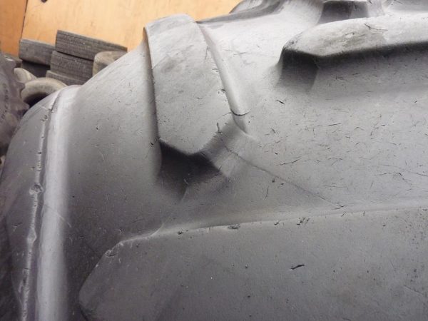 2 x Opona używana rolnicza 1050/50R32 MICHELIN MEGAXBIB 1500zł  W1663 - obrazek 11