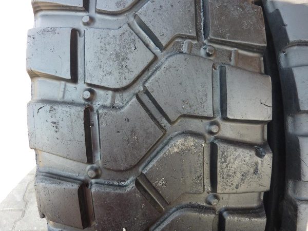 2x Opona używana przemysłowa 395/85R20 PIRELLI PS22 PISTA 700zł W2776 - obrazek 5