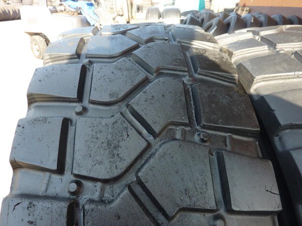 2x Opona używana przemysłowa 395/85R20 PIRELLI PS22 PISTA 700zł W2776 - obrazek 6