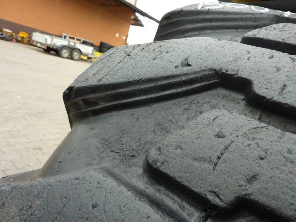 Opona używana przemysłowa 17,5-25 SOLIDEAL LOADMASTER 1200zł W979 - obrazek 4