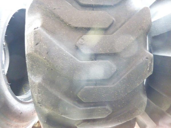 Opona używana przemysłowa 15-19,5 FIRESTONE SUPER TRACTION 300zł W1165 - obrazek 4