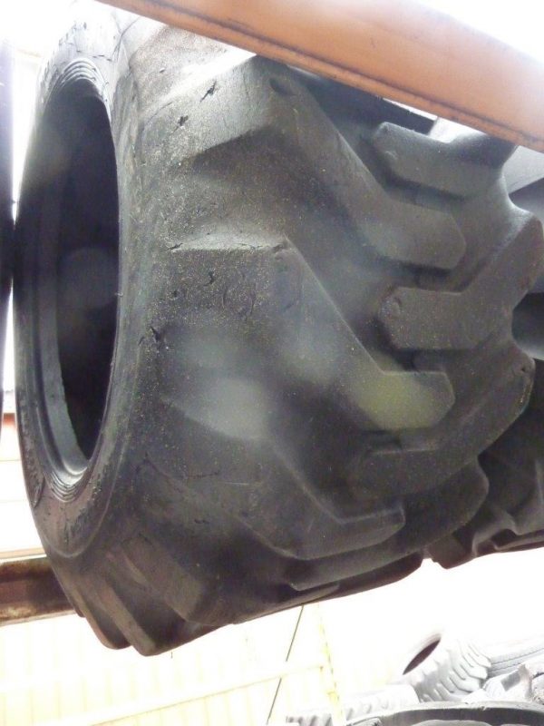 Opona używana przemysłowa 15-19,5 FIRESTONE SUPER TRACTION 300zł W1165 - obrazek 5