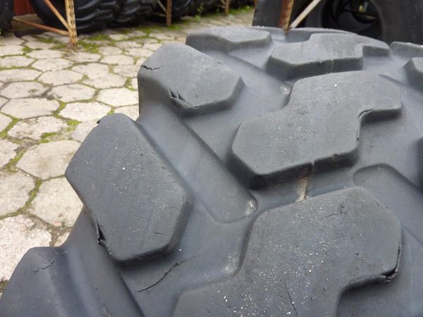 Opona używana przemysłowa 405/70R18 FIRESTONE DURAFORCE UTILITY 1000zł W1991 - obrazek 6