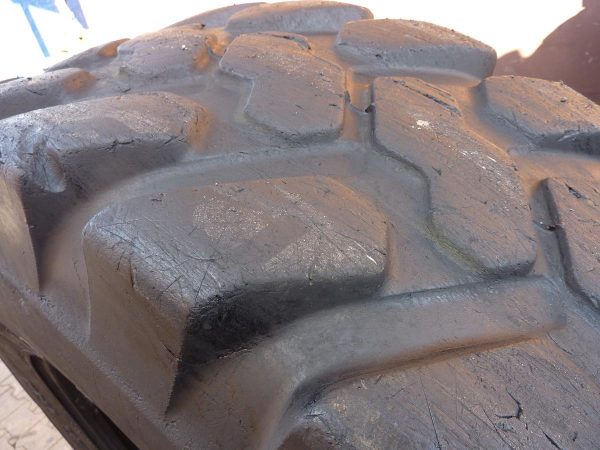 Opona używana przemysłowa 440/80R28 FIRESTONE 1100zł W2379 - obrazek 9