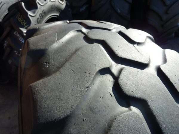 4 x Opona używana przemysłowa 405/70R24 MITAS EM-01; 450zł W2426 - obrazek 7
