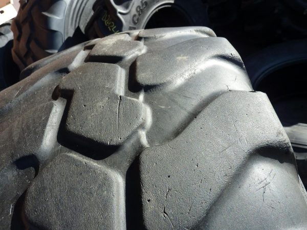 4 x Opona używana przemysłowa 405/70R24 MITAS EM-01; 450zł W2426 - obrazek 8