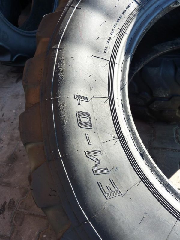 4 x Opona używana przemysłowa 405/70R24 MITAS EM-01; 450zł W2426 - obrazek 3