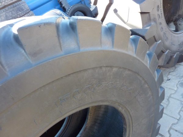 2 x Opona używana przemysłowa 500/70R24 FIRESTONE DURAFORCE 500zł W2429 - obrazek 8