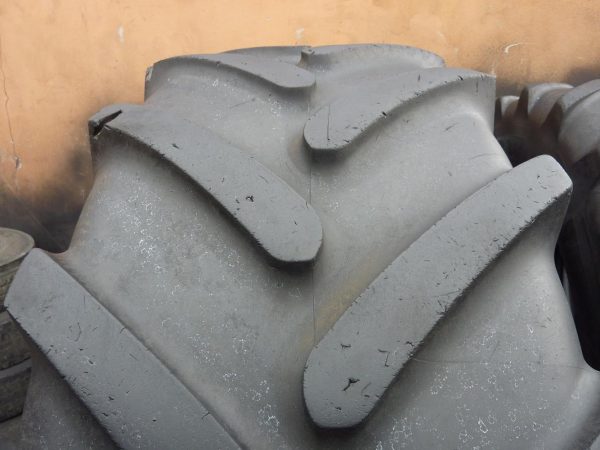 2 x Opona używana rolnicza 580/70R38 MICHELIN OMNIBIB 1300zł W2467 - obrazek 5