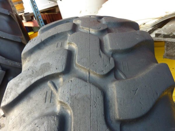 Opona używana przemysłowa 405/70R24 DUNLOP SP T9; 900zł W667 - obrazek 5
