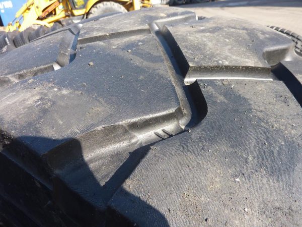 4 x Opona używana przemysłowa 14.00R24 BRIDGESTONE CONTAIN HANDLER SS 599zł W1616 - obrazek 9