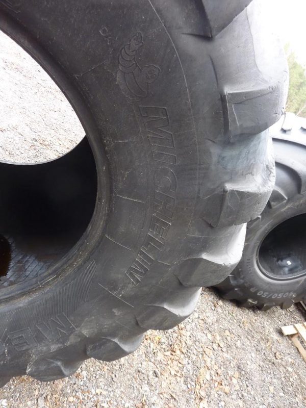 2 x Opona używana rolnicza 1050/50R32 MICHELIN MEGAXBIB 1400zł W1726 - obrazek 5