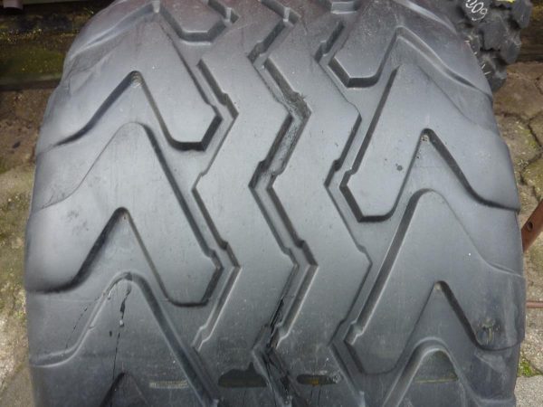 Opona używana rolnicza 620/40R22,5 VREDESTEIN FLOTATION PRO 1800zł W2838 - obrazek 5