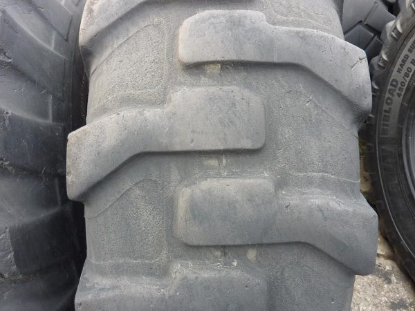 Opona używana przemysłowa 18,4-26 HAULKING INDUSTRIAL LUG 800zł W2842 - obrazek 4
