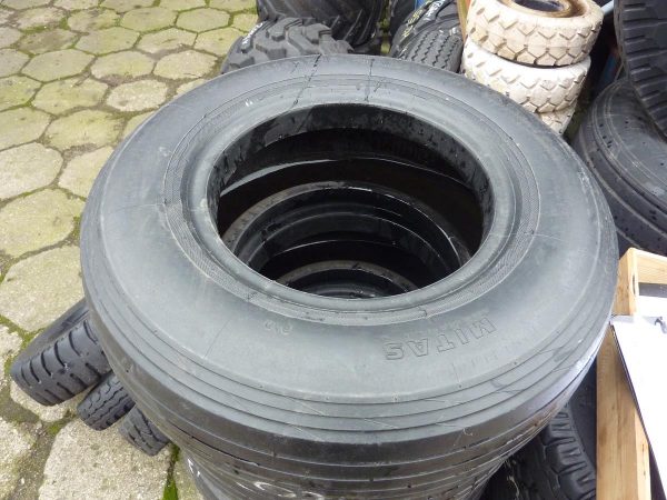5 x Opona używana przemysłowa 610x215 MITAS M1 PAD 120zł. W2861 - obrazek 2