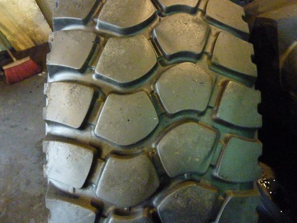 Opona używana przemysłowa 395/85R20 MICHELIN XZLZ 600zł W2875 - obrazek 4