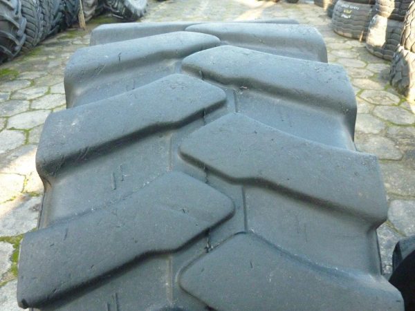 Opona używana przemysłowa 405/70-24 PROTECTOR M880; 1000zł W1079 - obrazek 6