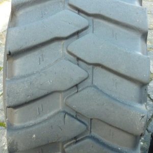 Opona używana przemysłowa 405/70-24 PROTECTOR M880; 1000zł W1079
