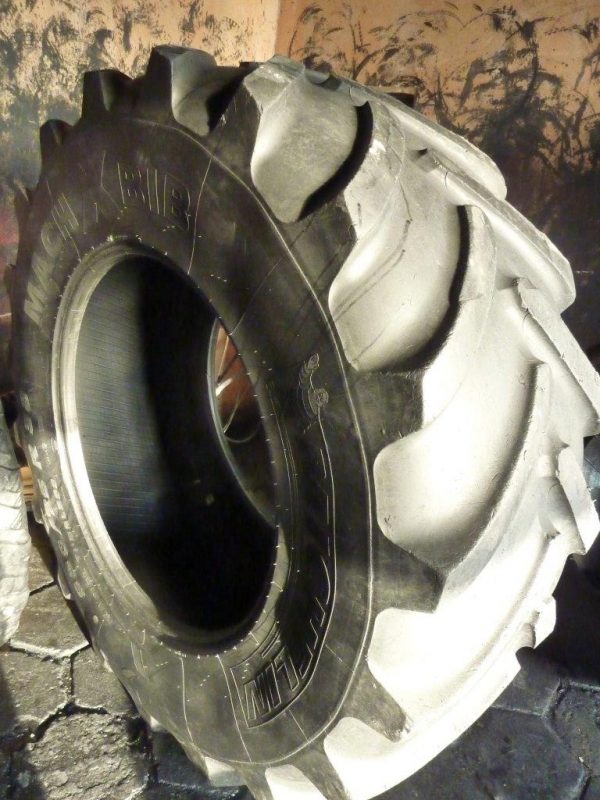2 x Opona używana rolnicza 650/75R38 MICHELIN MACHXBIB 1500zł W1119 - obrazek 3