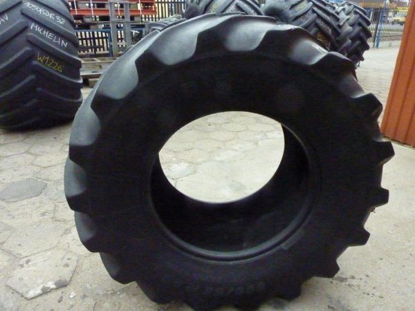 2 x Opona używana przemysłowa 600/65R28 MICHELIN MACH XBIB 1400zł W1229 - obrazek 2