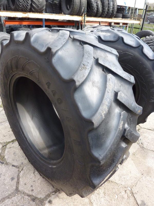 2 x Opona używana rolnicza 440/65R24 CONTINENTAL CONTRACT AC65; 700zł W1968 - obrazek 6