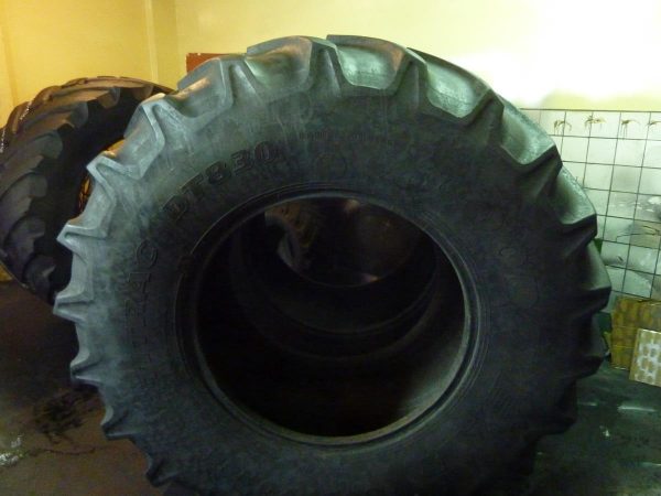 Opona używana rolnicza 800/70R38 GOODYEAR OMNITRAC DT830 2829zł W2216 - obrazek 2