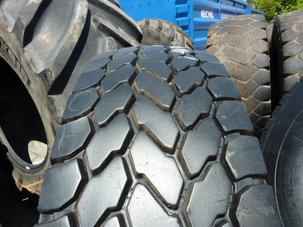 Opona używana przemysłowa 385/95R25 HILO BO5N; 1600zł W2631 - obrazek 4