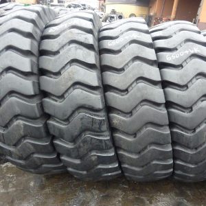 4 x Opona używana 14,00-24 28PR!!! CONTINENTAL CONTI TERMINAL CRANE MASTER 1400zł W2892