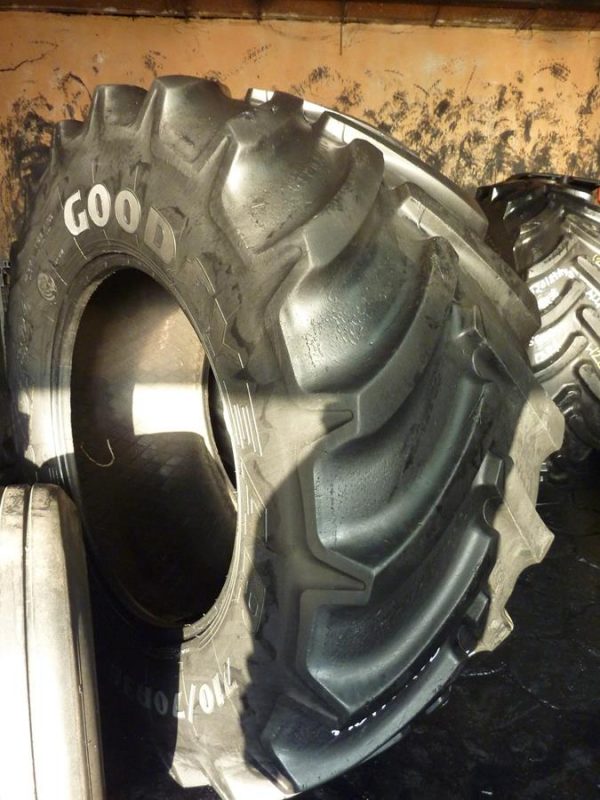 Opona używana rolnicza 710/70R38 GOODYEAR DT824; 2000zł W2913 - obrazek 2