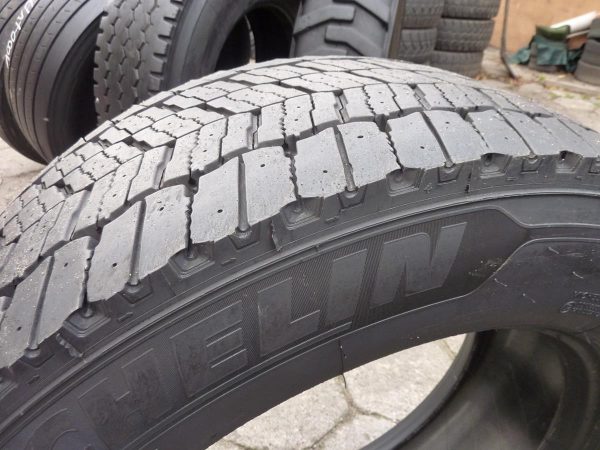 Opona używana ciężarowa 295/60R22,5  MICHELIN X MULTI 650zł  C1501 - obrazek 5
