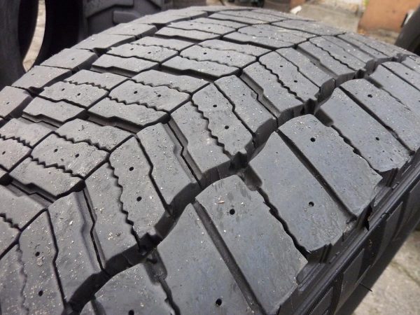 Opona używana ciężarowa 295/60R22,5  MICHELIN X MULTI 650zł  C1501 - obrazek 6