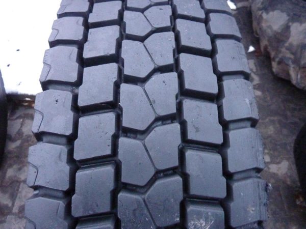 Opona używana ciężarowa 295/80R22.5 PIRELLI TR01 750zł C1562 - obrazek 4