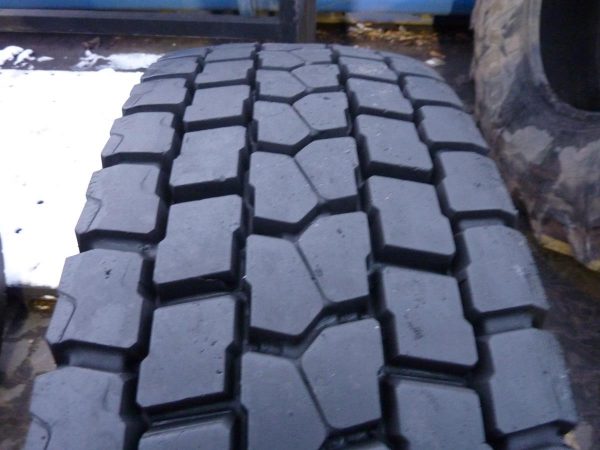 Opona używana ciężarowa 295/80R22.5 PIRELLI TR01 750zł C1562 - obrazek 5