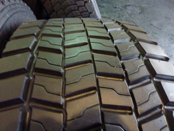4x Opona używana ciężarowa 315/45R22.5 BRIDGESTONE M749 450zł C1014 - obrazek 4