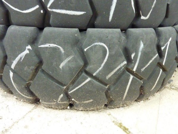 Opona używana przemysłowa 12,00R20 TRELLEBORG T-800; 250zł C211 - obrazek 2