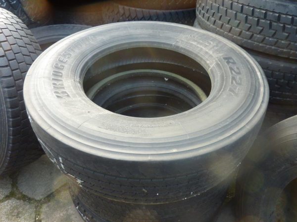 Opona używana ciężarowa 305/70R22.5 BRIDGESTONE R227; 300zł C94 - obrazek 2