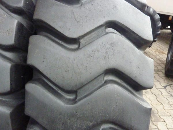 2 x Opona używane przemysłowa 18,00-25 CONTINENTAL CRANEMASTER 1800zł W2952 - obrazek 5