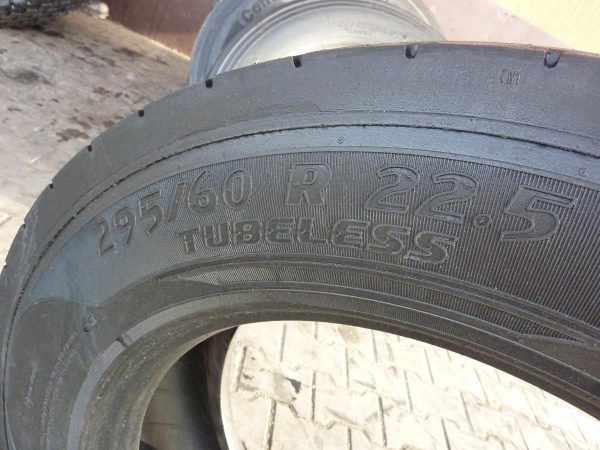 Opona używana ciężarowa 295/60R22,5 COLMEC ECOTIRE CD-2; 450zł C1975 - obrazek 4