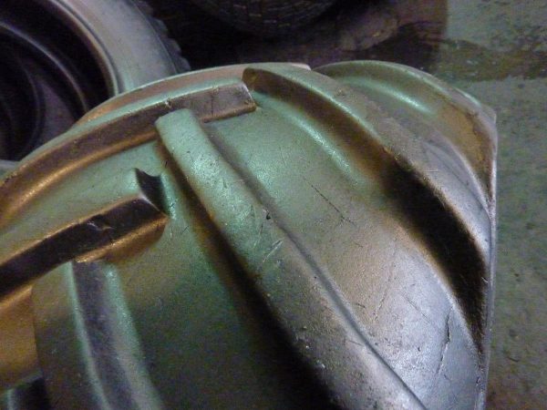 Opona używana rolnicza 31,15-50-15 MITAS TRACTION TR07; 300zł W2996 - obrazek 9