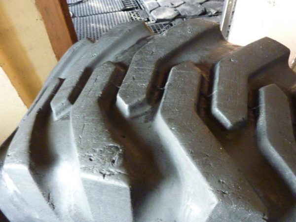 2 x Opona używana przemysłowa 15-19.5 FIRESTONE 500zł W1113 - obrazek 3