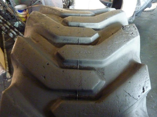 2 x Opona używana przemysłowa 15-19.5 FIRESTONE 500zł W1113 - obrazek 5