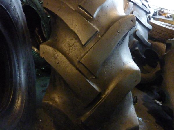 Opona używana rolnicza 13,6-36 FIRESTONE D41; 450zł W3006 - obrazek 2